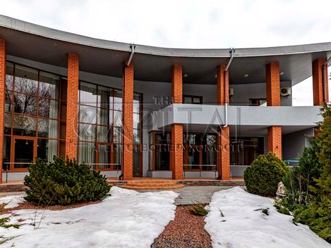 будинок за адресою Небесної Сотні вул. (Паризької Комуни)