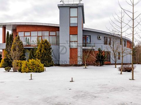 будинок за адресою Небесної Сотні вул. (Паризької Комуни)