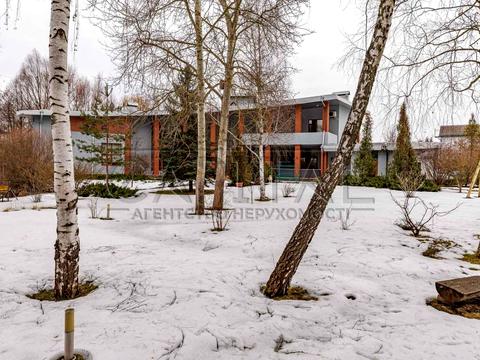 будинок за адресою Небесної Сотні вул. (Паризької Комуни)