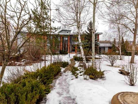 будинок за адресою Небесної Сотні вул. (Паризької Комуни)