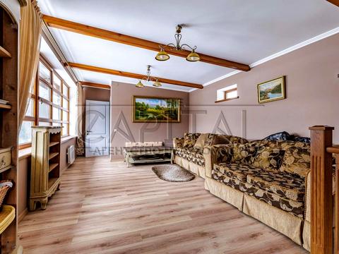 будинок за адресою Небесної Сотні вул. (Паризької Комуни)