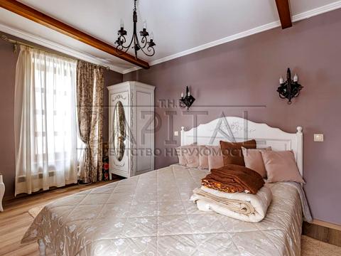 будинок за адресою Небесної Сотні вул. (Паризької Комуни)