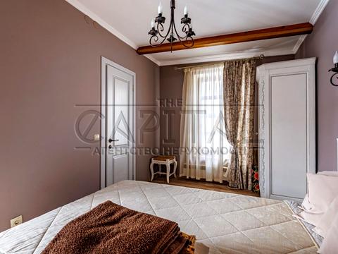 будинок за адресою Небесної Сотні вул. (Паризької Комуни)