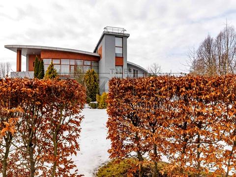 будинок за адресою Небесної Сотні вул. (Паризької Комуни)