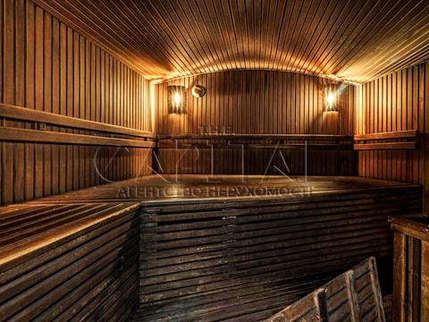 будинок за адресою Небесної Сотні вул. (Паризької Комуни)