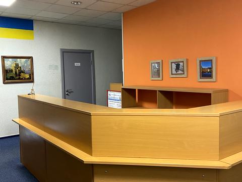 комерційна за адресою Євгена Коновальця вул. (Щорса), 31