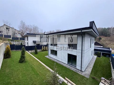 будинок за адресою с. Лісники, Ковбин яр