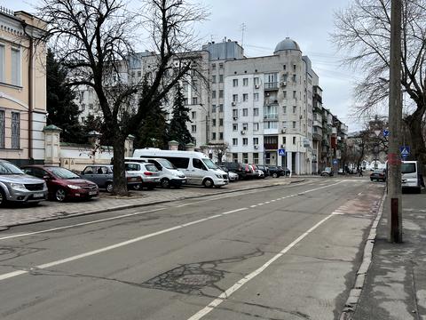 коммерческая по адресу Оболонская ул., 47