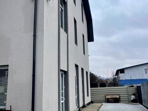 комерційна за адресою Київська вул., 262