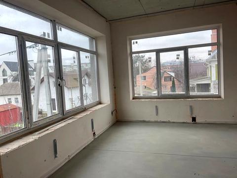 комерційна за адресою Київська вул., 262