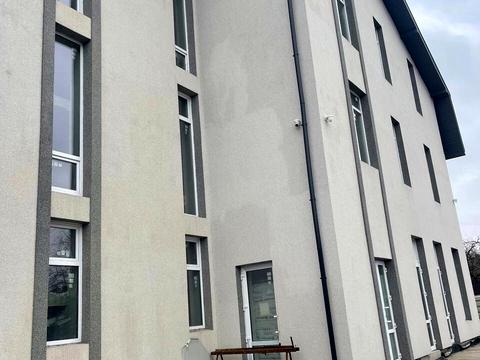 комерційна за адресою Київська вул., 262