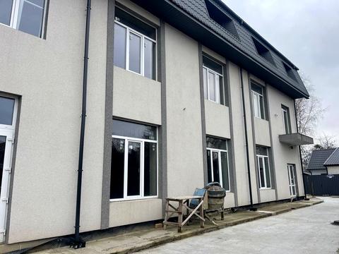 комерційна за адресою Київська вул., 262