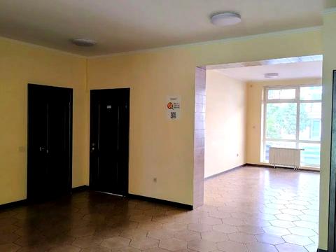 комерційна за адресою Оболонська набережна вул., 19