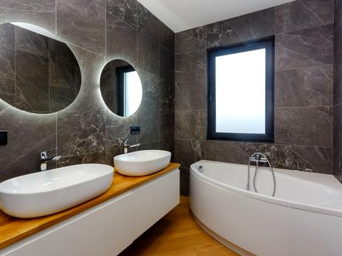 будинок за адресою Сонячна вул.