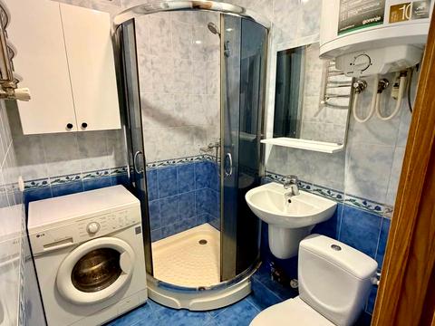 квартира за адресою Дніпро, Богдана Хмельницького просп. (Героїв Сталінграда), 8-Б