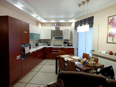 квартира за адресою Олександра Олеся вул., 25д