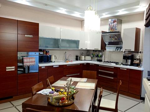 квартира за адресою Олександра Олеся вул., 25д