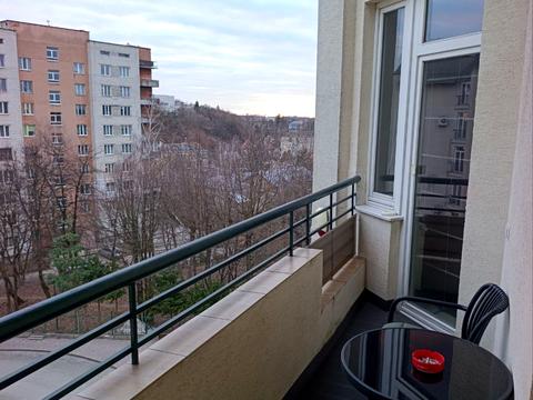 квартира за адресою Олександра Олеся вул., 25д