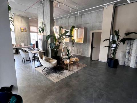 комерційна за адресою Всеволода Змієнка вул., 21