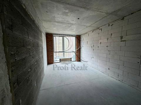 квартира за адресою Причальна вул., 8