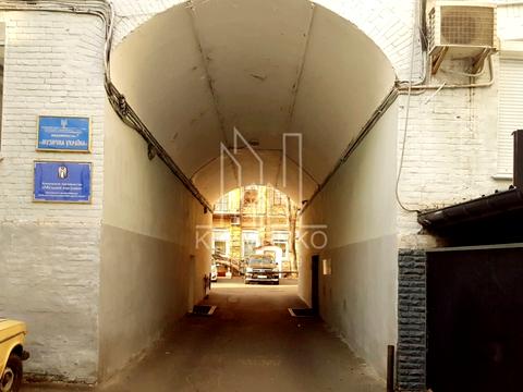 комерційна за адресою Євгена Чикаленка вул. (Пушкінська), 32-А