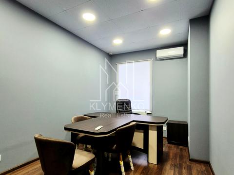 комерційна за адресою Євгена Чикаленка вул. (Пушкінська), 32-А