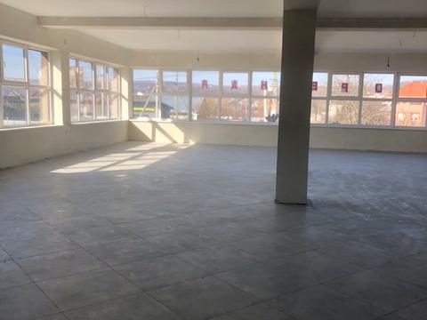 комерційна за адресою Головна, 10