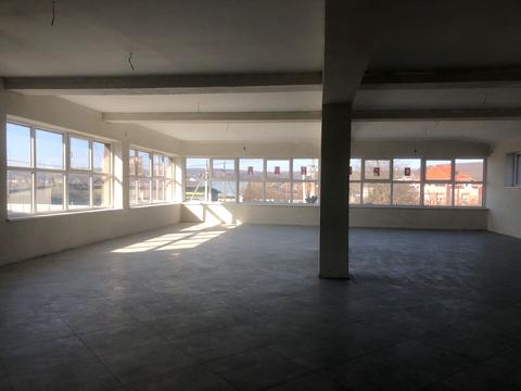 комерційна за адресою Головна, 10