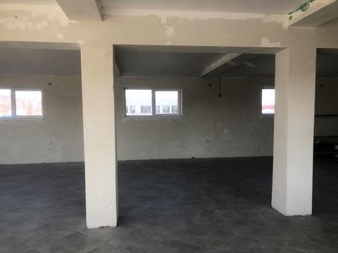 комерційна за адресою Головна, 10