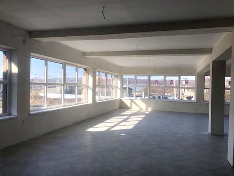 комерційна за адресою Головна, 10