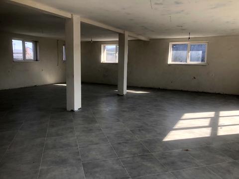 комерційна за адресою Головна, 10