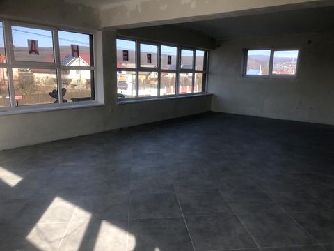 комерційна за адресою Головна, 10