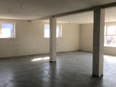 комерційна за адресою Головна, 10