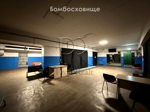 комерційна за адресою Василя Макуха вул. (Івана Шевцова), 1