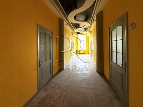 комерційна за адресою Василя Макуха вул. (Івана Шевцова), 1