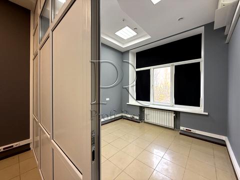 комерційна за адресою Василя Макуха вул. (Івана Шевцова), 1