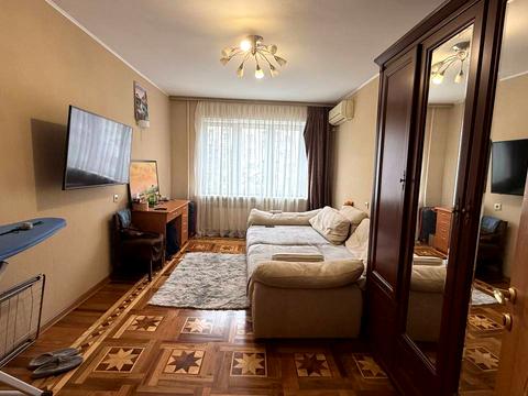 квартира по адресу Небесной Сотни просп. (Маршала Жукова), 10