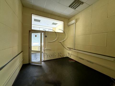 комерційна за адресою Василя Макуха вул. (Івана Шевцова), 1