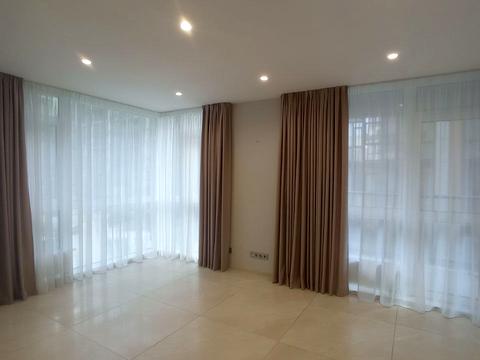 комерційна за адресою Предславинська вул., 42