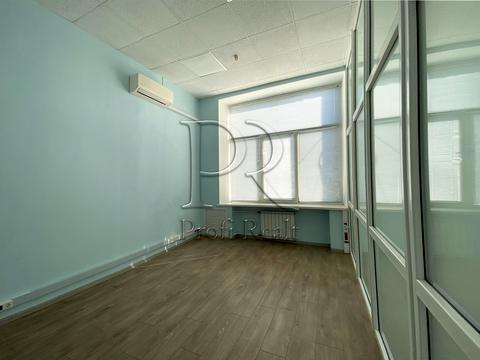 комерційна за адресою Василя Макуха вул. (Івана Шевцова), 1