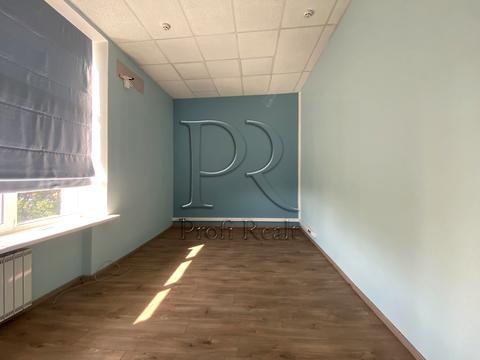 комерційна за адресою Василя Макуха вул. (Івана Шевцова), 1