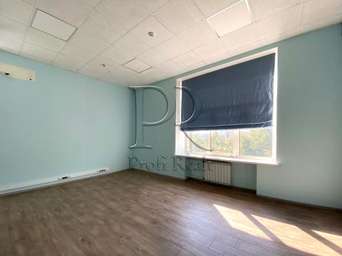 комерційна за адресою Василя Макуха вул. (Івана Шевцова), 1