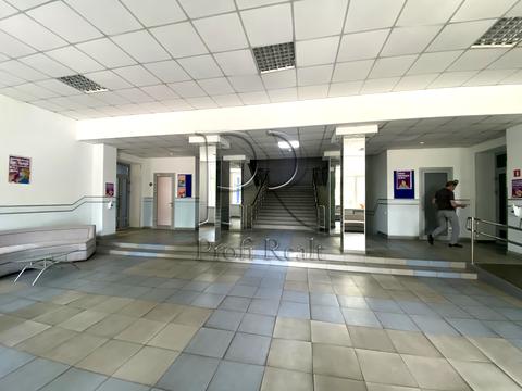 комерційна за адресою Василя Макуха вул. (Івана Шевцова), 1