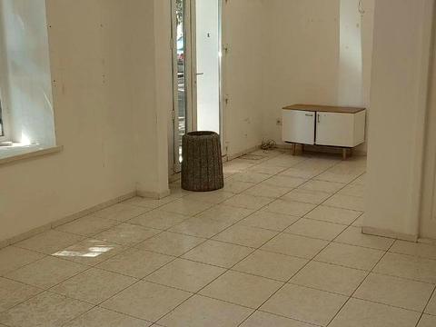 комерційна за адресою Успенська вул. (Чичерина), 70