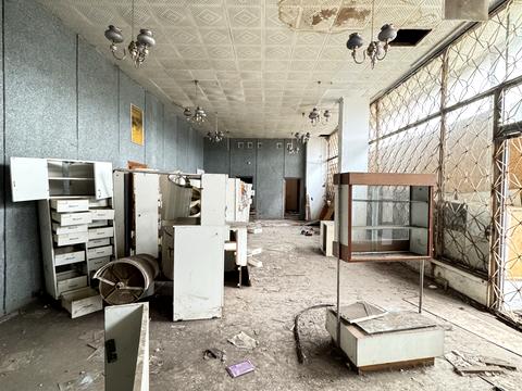 комерційна за адресою Петра Дорошенка вул. (Блюхера), 15