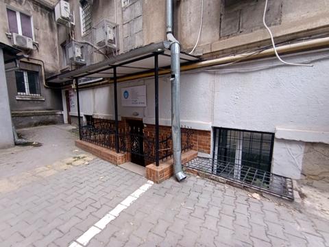 комерційна за адресою Князя Острозького вул., 1