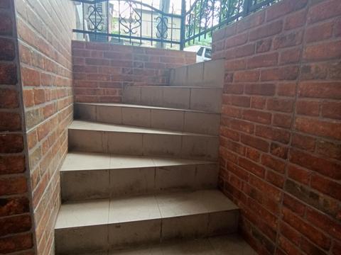 комерційна за адресою Князя Острозького вул., 1