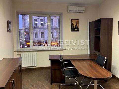 комерційна за адресою Басейна вул., 10