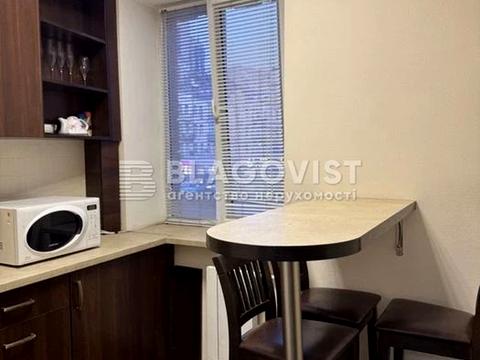 комерційна за адресою Басейна вул., 10