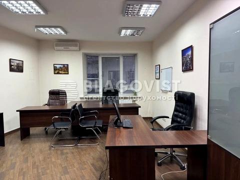 комерційна за адресою Басейна вул., 10